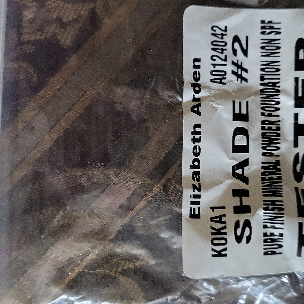 Elizabeth arden pure finsh powder above explains bagged I work for them … - Picture 7 of 8